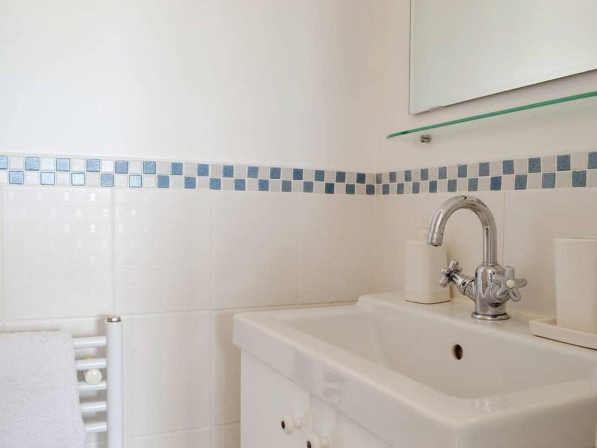 1-Bed Cottage On Coastal Pathway In South Wales Gileston Bagian luar foto